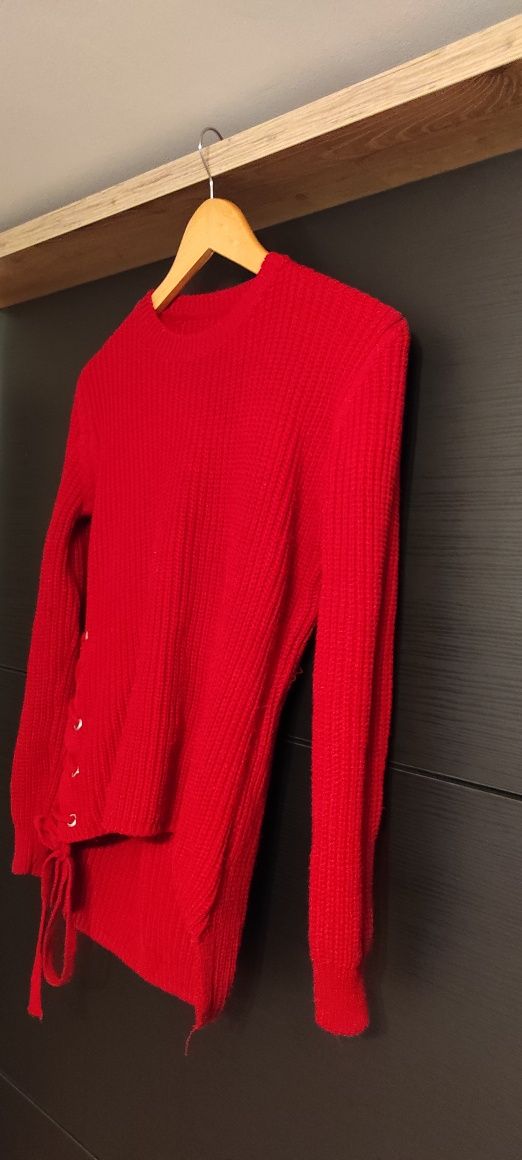 Bordowy sweter  z wiązaniem