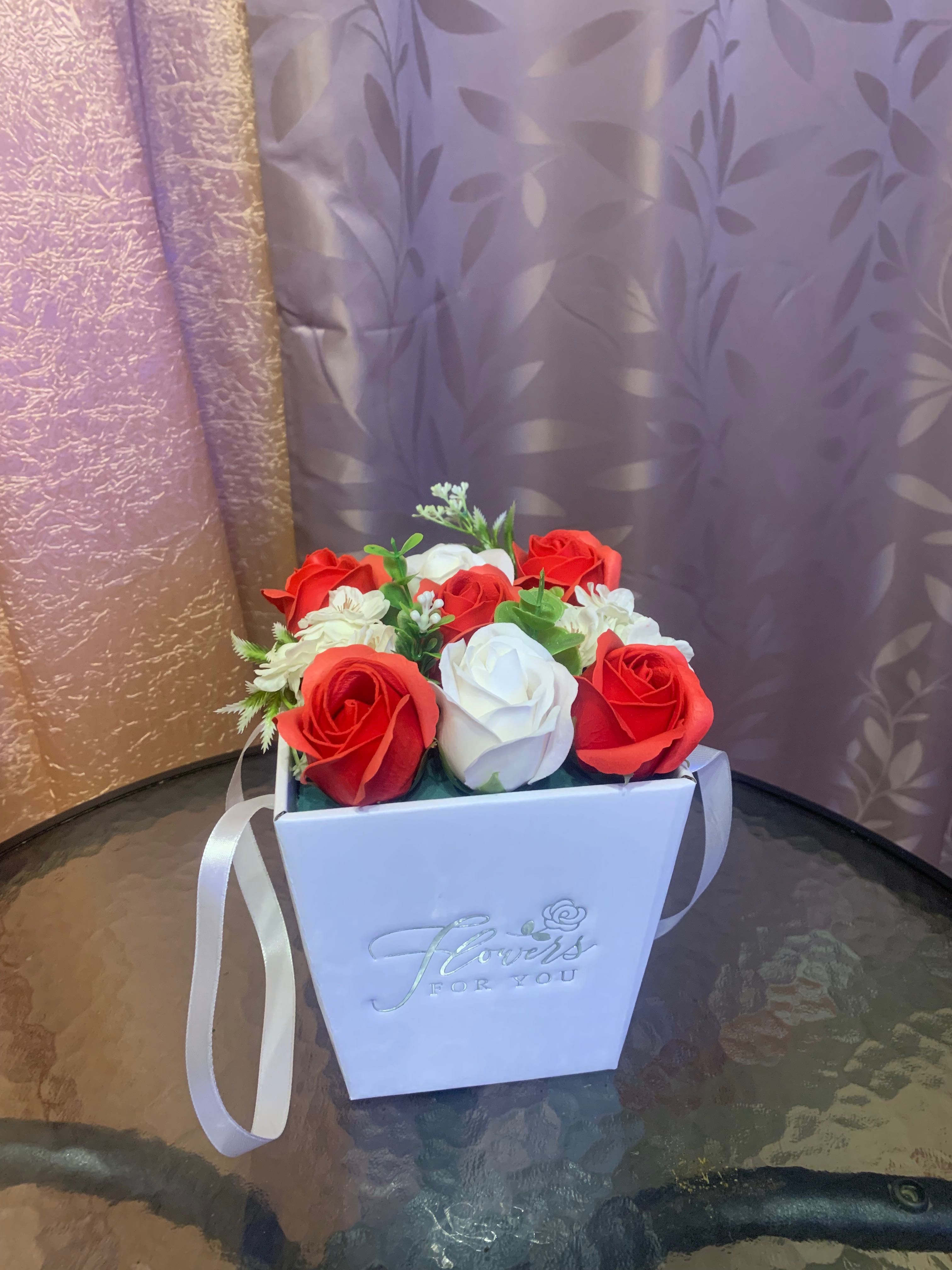 Букеты из мыльных роз