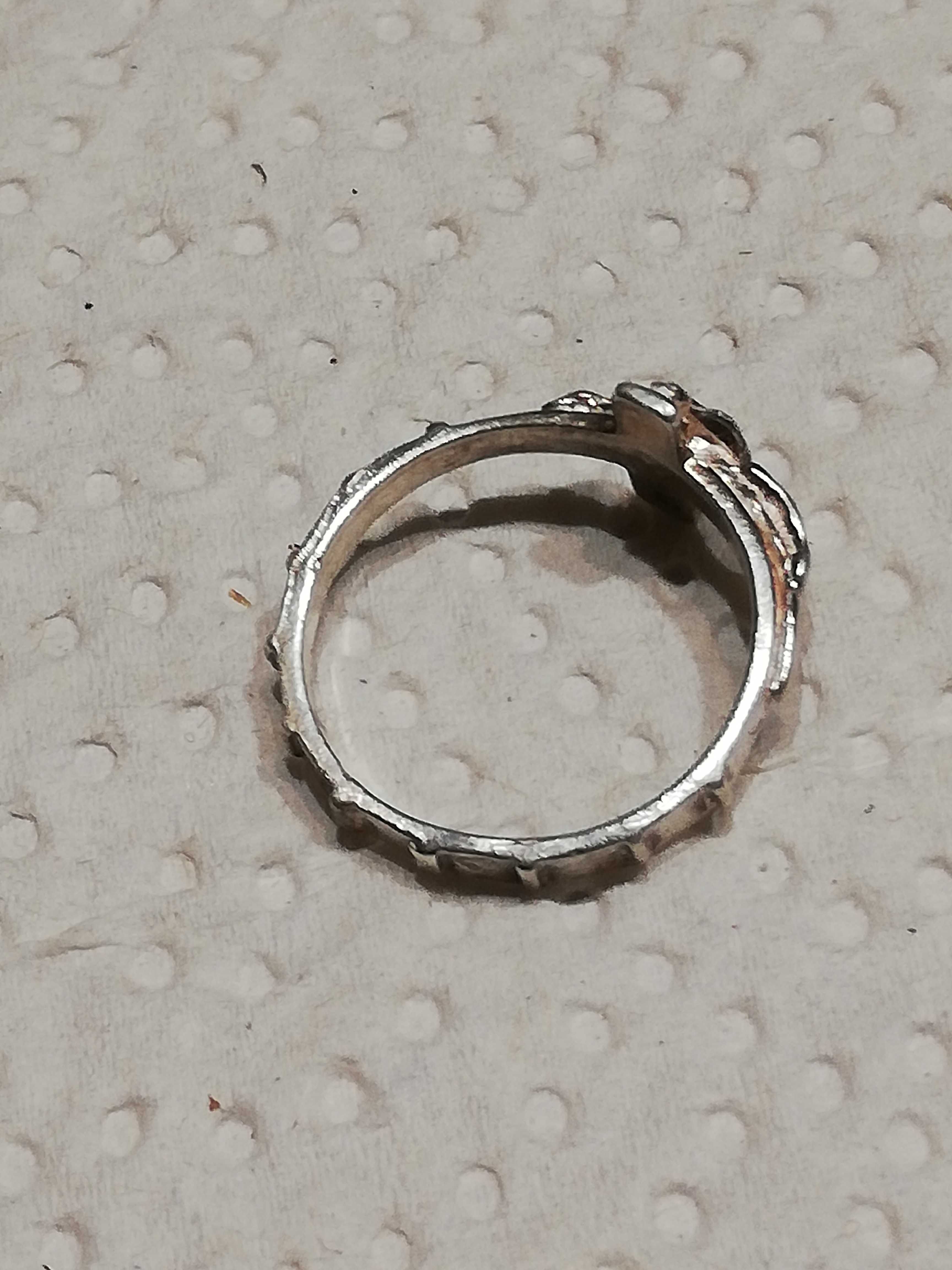 Srebny pierścionek z krzyżykiem srebro 925 stary
