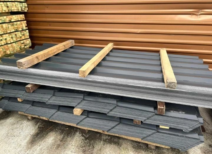 Blacha trapezowa ll GATUNEK, idealna na pomieszczenia gospodarcze