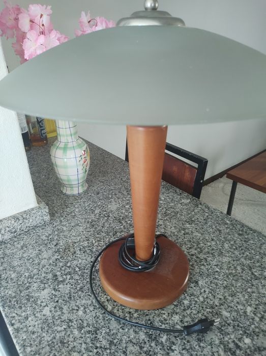 Vendo candieiro em madeira