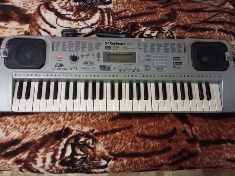 Музикальний дитячий синтезатор
