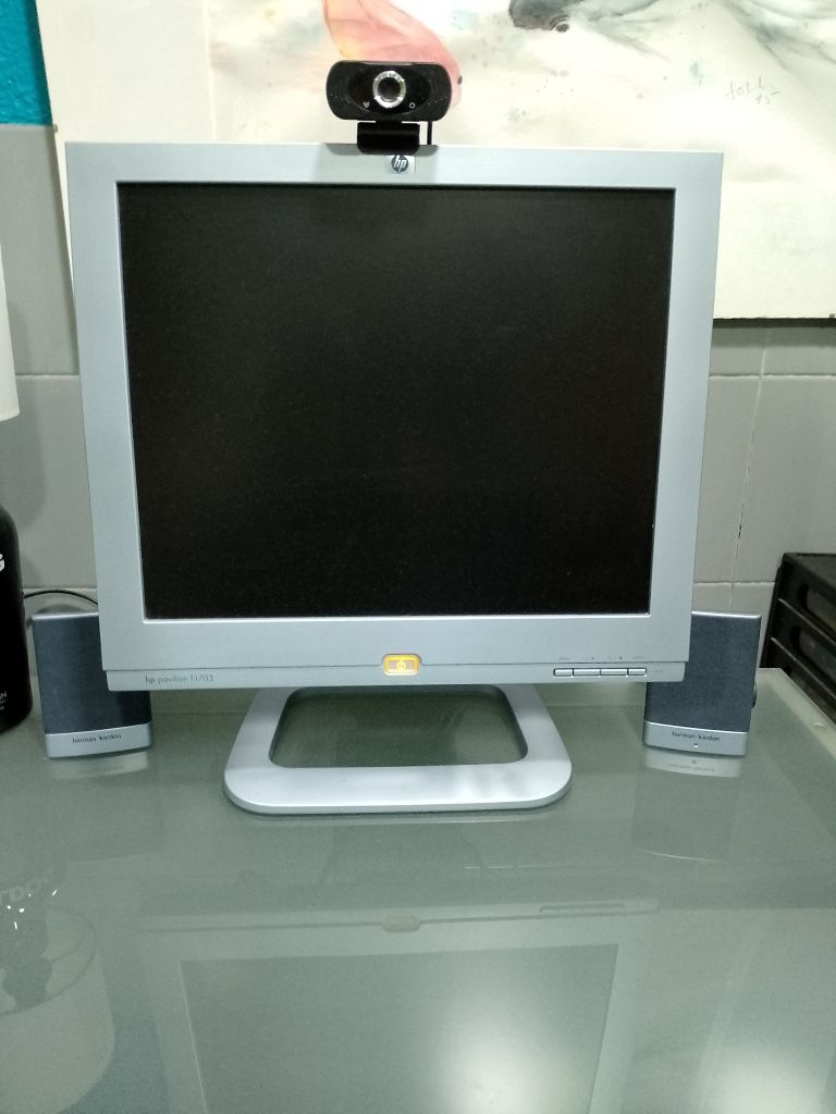 Portátil Dell + Monitor e Colunas