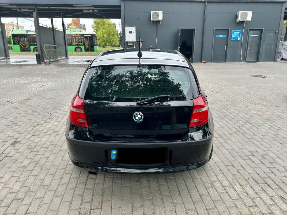 BMW 1 Series E87 — 2010 год, 2.0 бензин