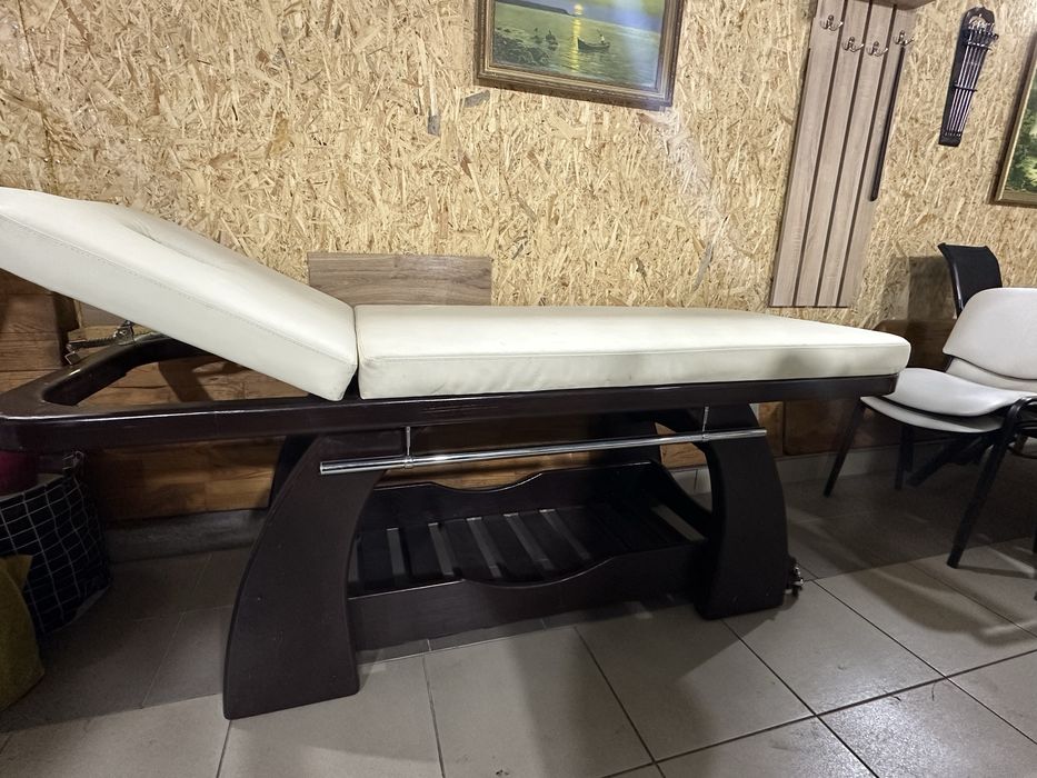 Продам кушетку в відмінному стані