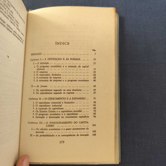F. Perroux - O Capitalismo