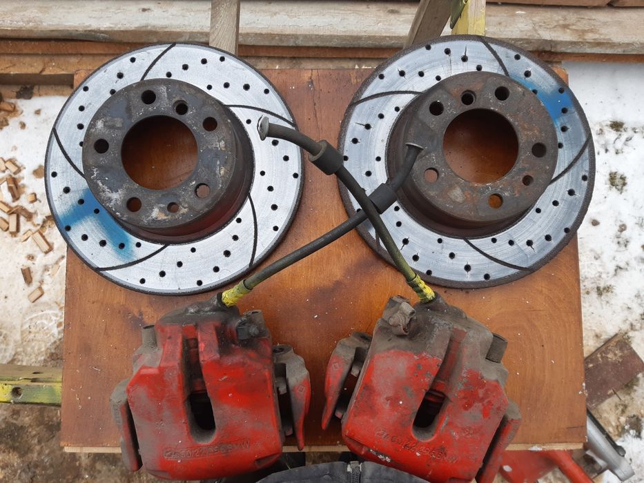 2 x Zaciski, 2x Tarcze Mikoda BMWe39 523i