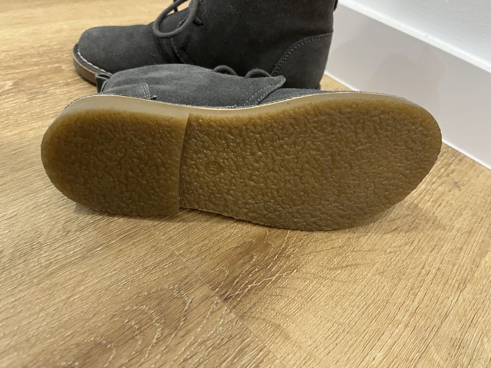 Botas de crianca