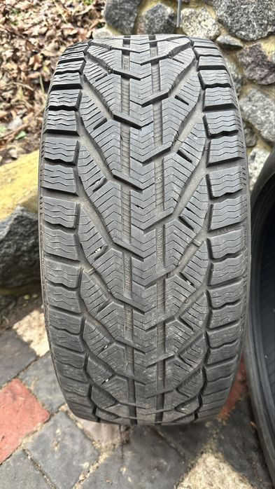 Резина зимня Tigar Winter 235/45 R18