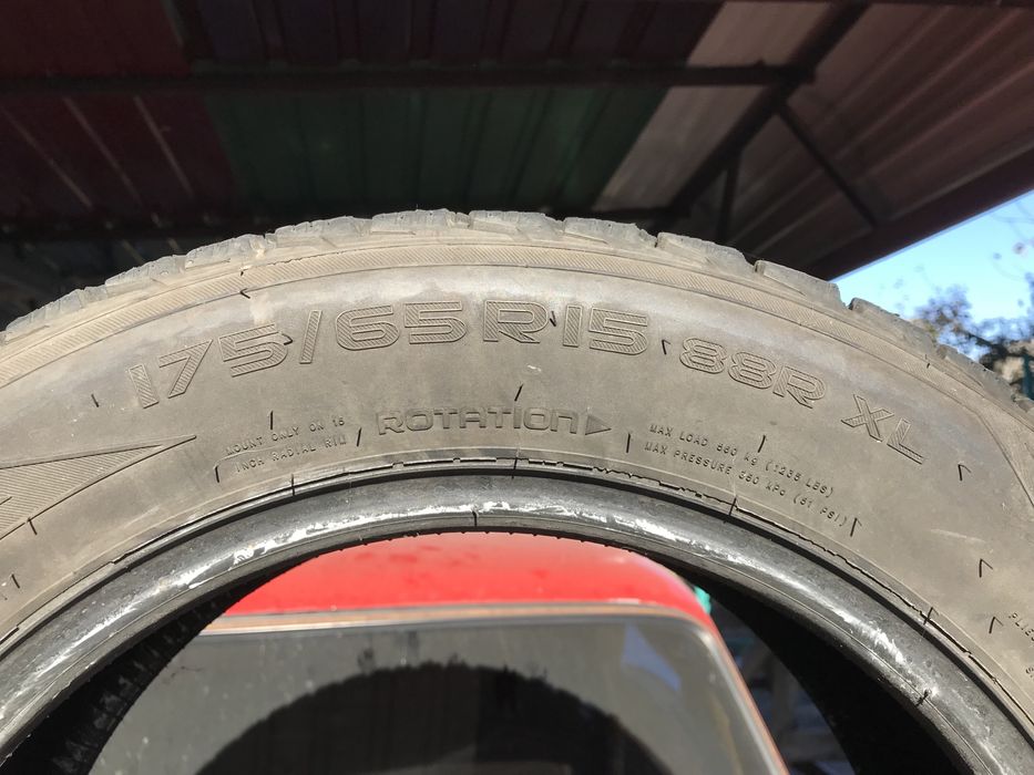 Шини nokian 1шт.