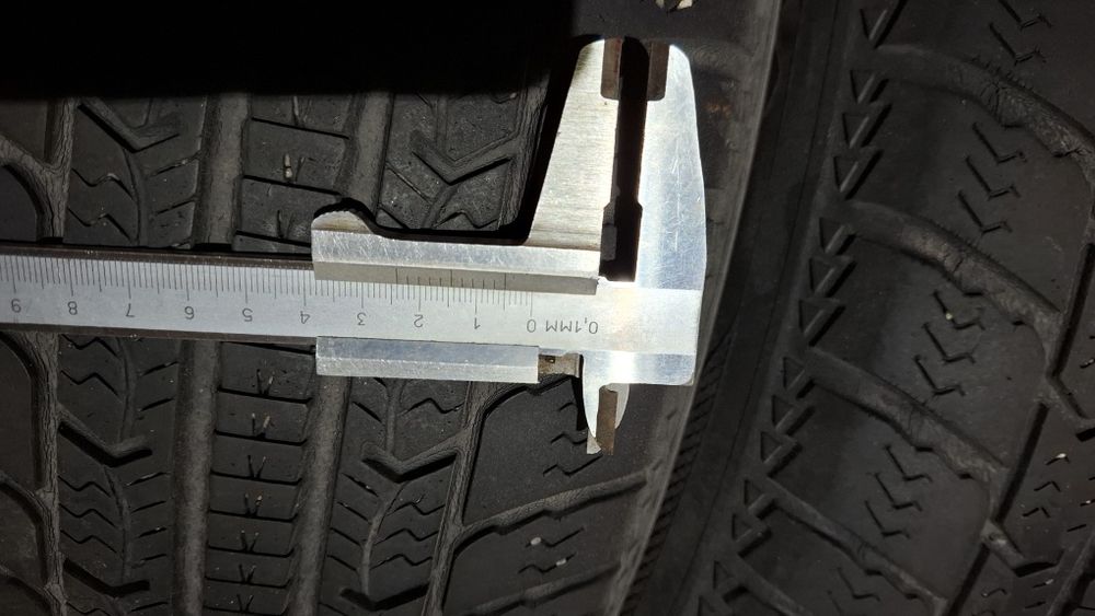 Felgi stalowe z oponą zimową 185/65/R15 z Renault Scenic