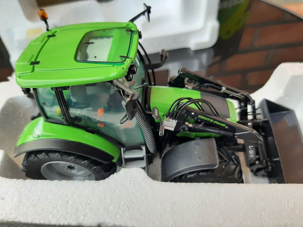 Universal Hobbies Traktor Deutz Fahr K100 Agrotron 1 : 32 / nie Siku