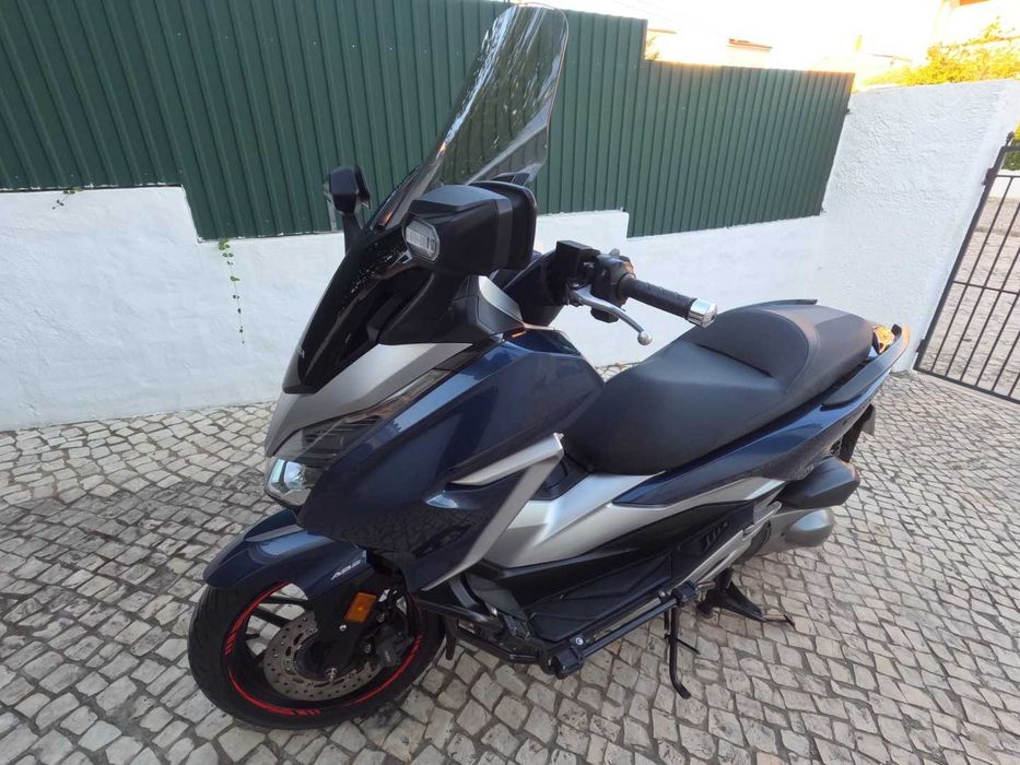 Honda Forza 300 de 2019 em excelente estado