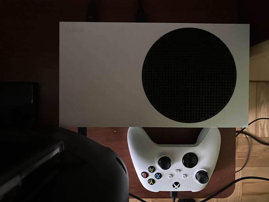 XBOX SERIES S 512gb, pad, okablowanie.Odbiór osobisty.
