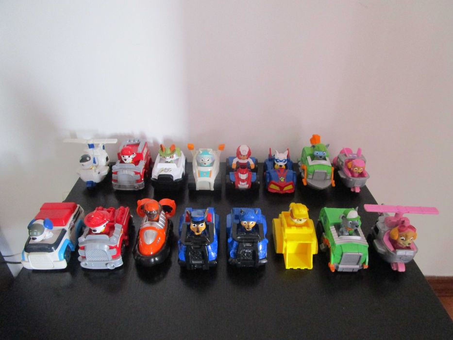 Caixa com 6 Carrinhos (Racers) Originais da Patrulha Pata.