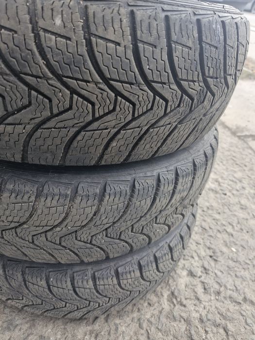 Продам комплект шин 175 65 14.преміорі