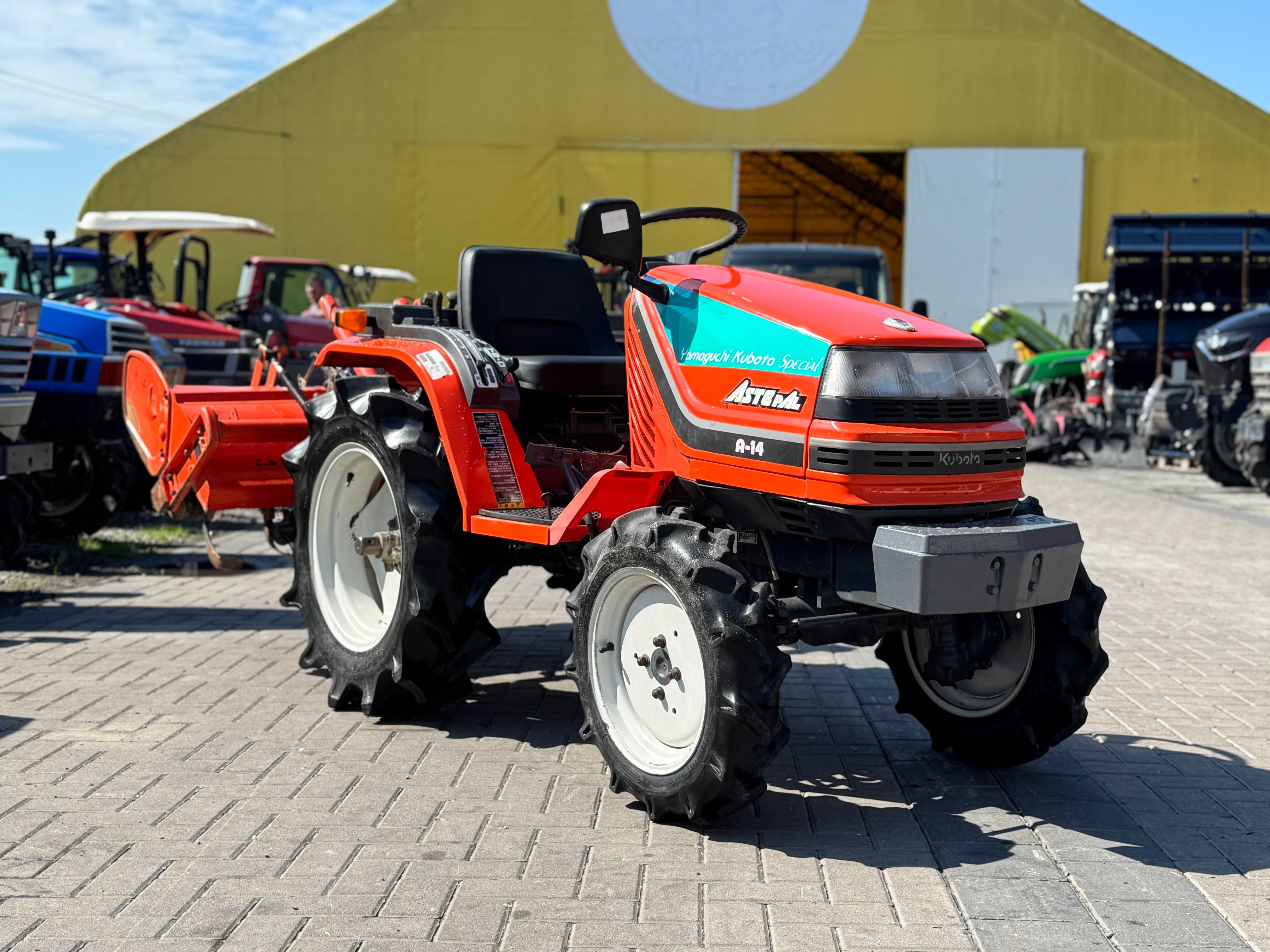Японський трактор KUBOTA ASTE A-14 + фреза