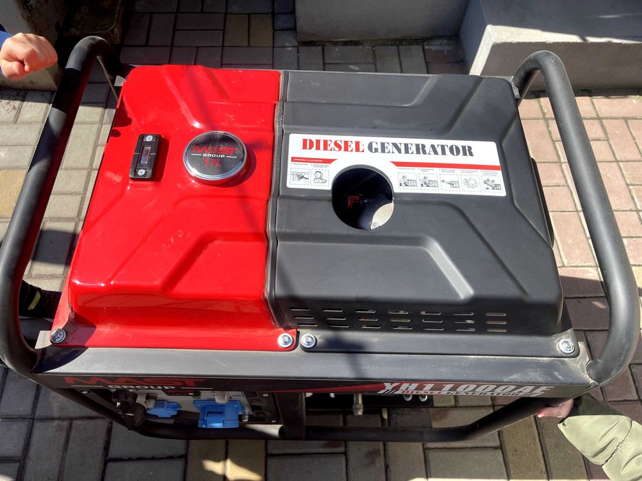 Дизельный генератор 8 кВт однофазный YH11000AE MAST GROUP