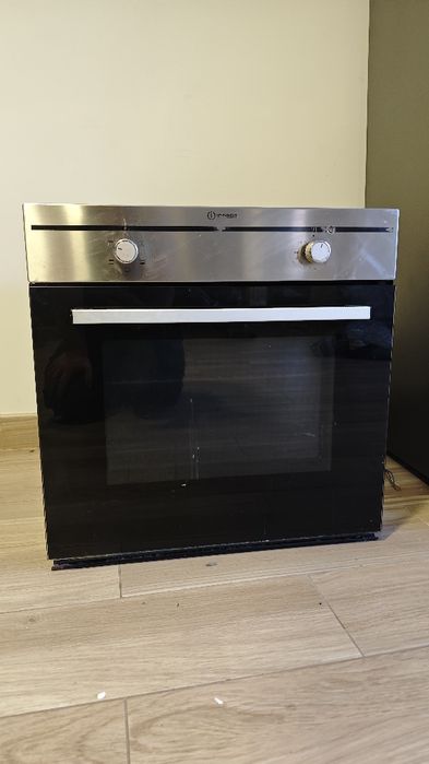 Forno elétrico de encastre Indesit