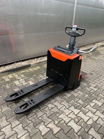 Wózek paletowy elektryczny paleciak BT LPE200 , sprawny stan bdb