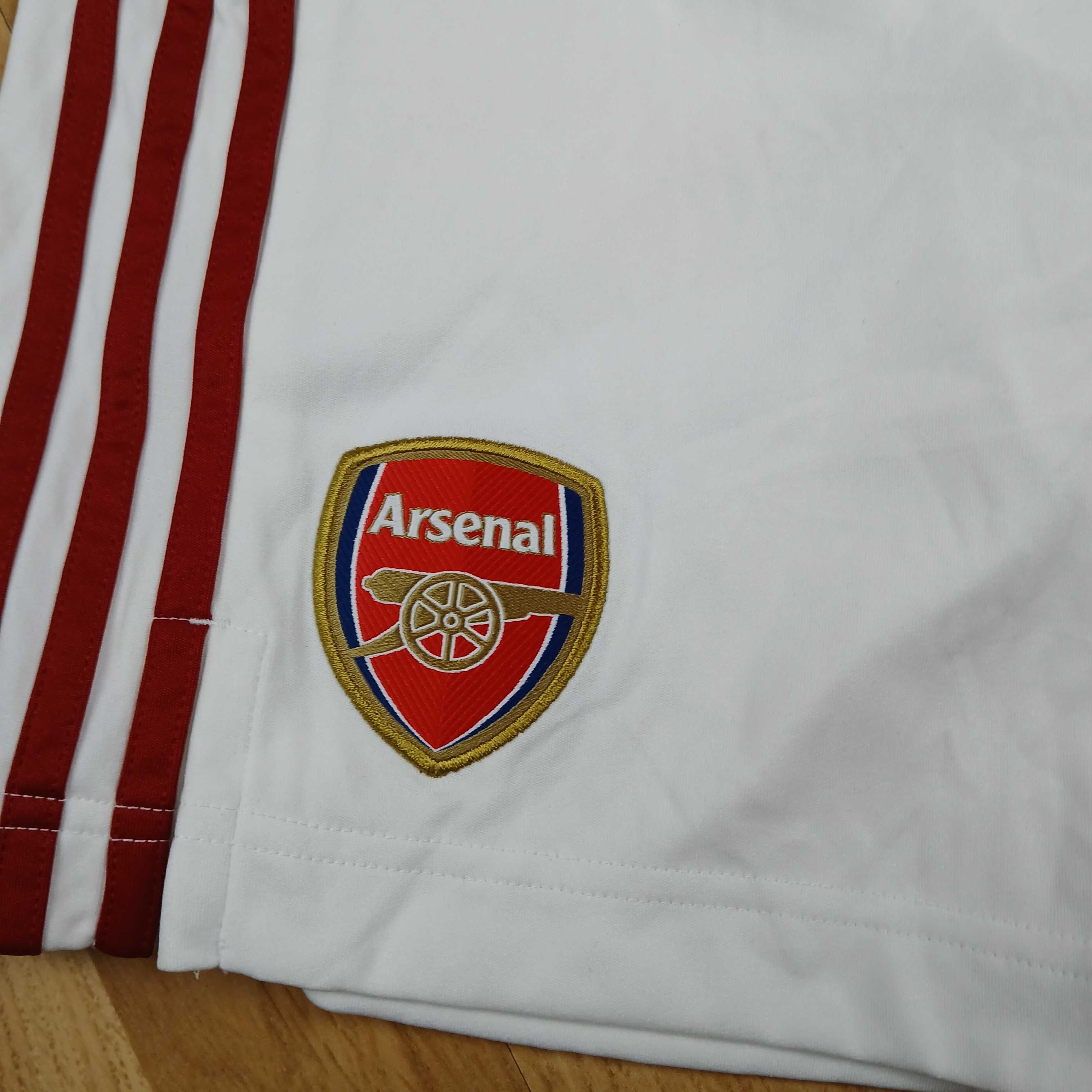 Spodenki sportowe Arsenal Jak NOWA rozm : M 146-152 cm 10-12 Lat