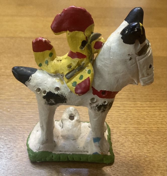Burro com galo apito figurado de Barcelos