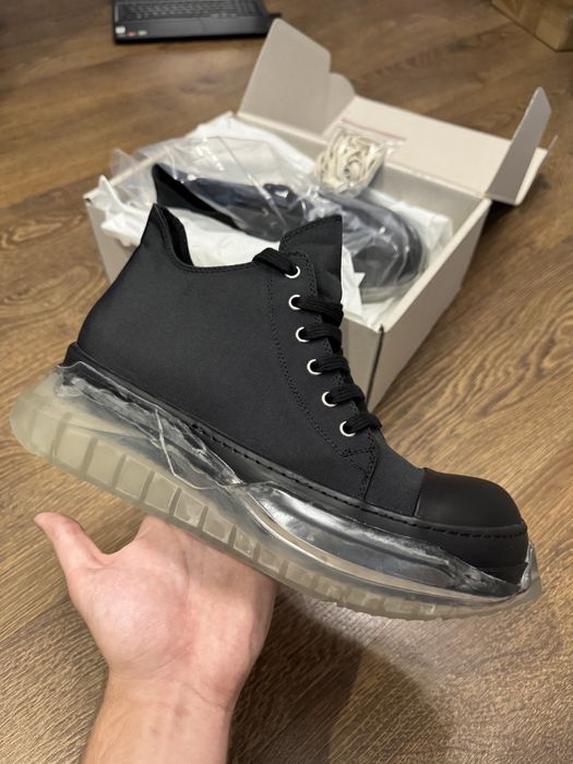 Нові Rick Owens Abstract  вже в наявності в Україні