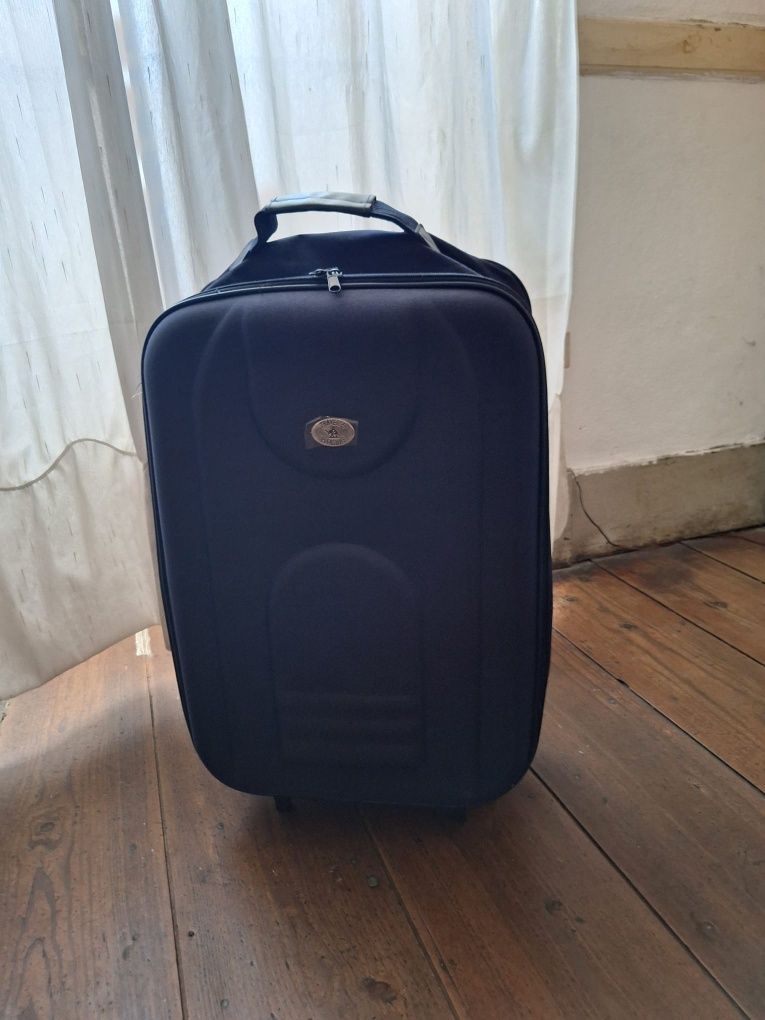 Mala de viagem como nova