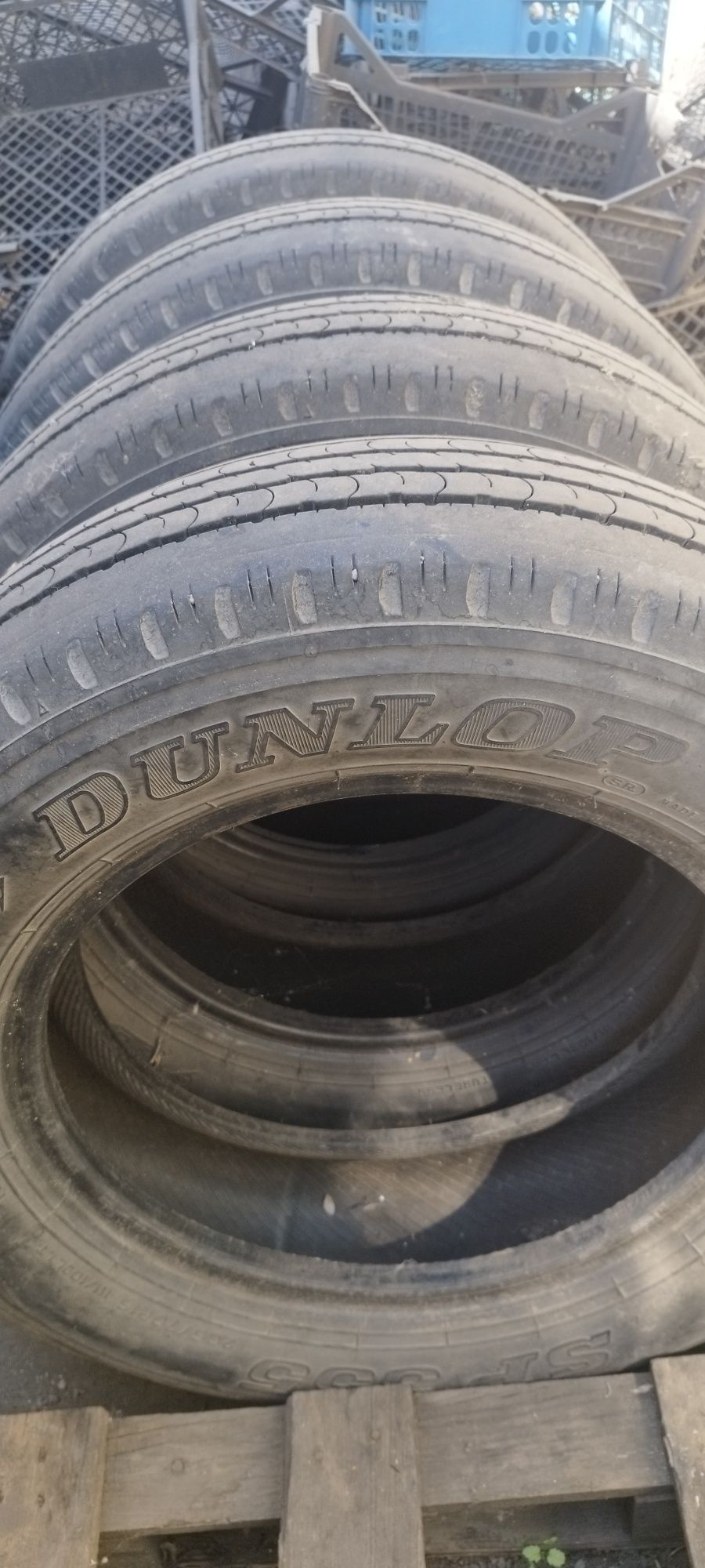 Продаж покришок R 16