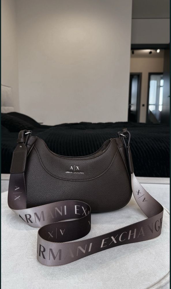 Продам сумку Armani оригінал , шкіряна