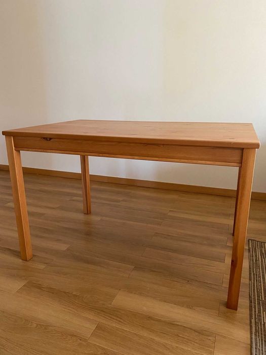 Conjunto de Mesa e 4 Cadeiras JOKKMOKK da IKEA – Madeira Maciça
