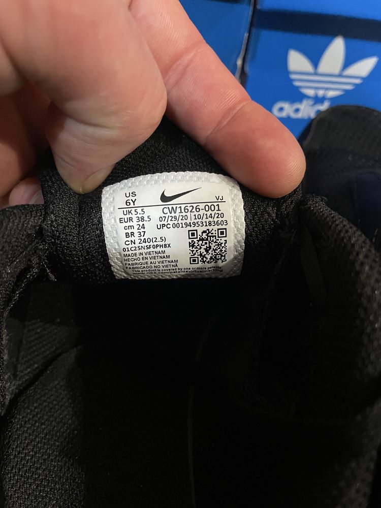 Кросівки Nike AIR MAX BOLT 38,5(24см) оригінал