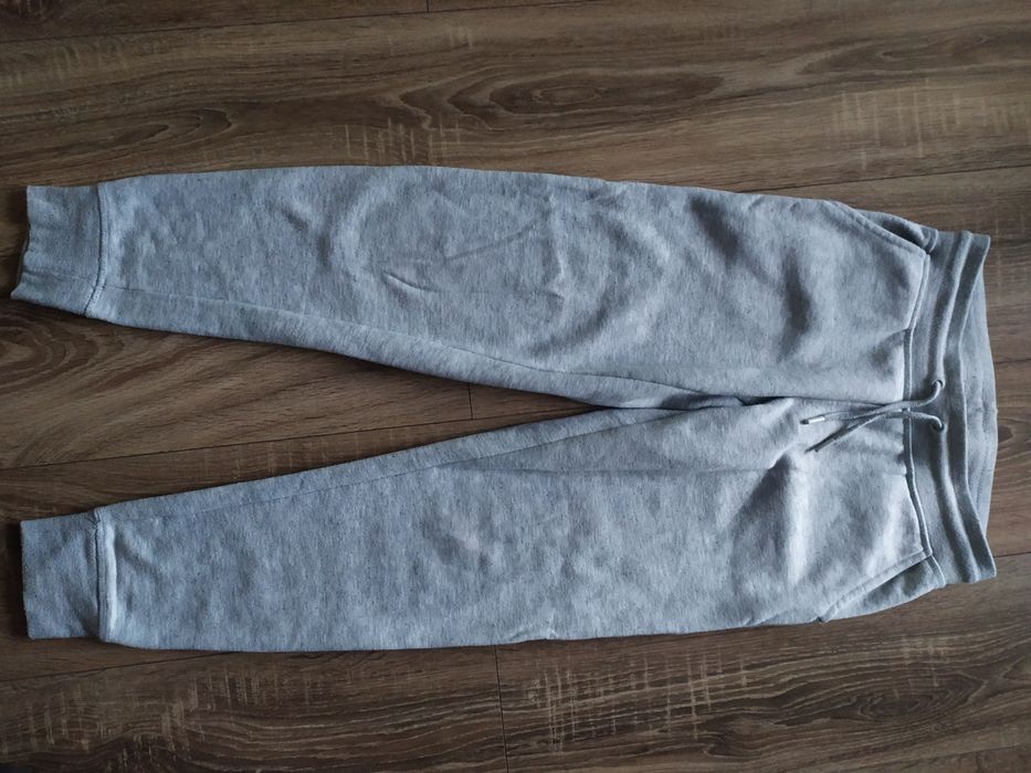 Spodnie dresowe Primark szare rozmiar 122