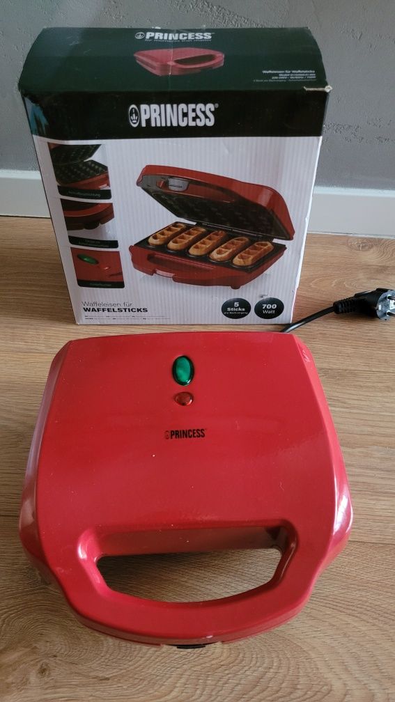 Gofrownica / Wypiekacz gofrów na patyku PRINCESS 700 W