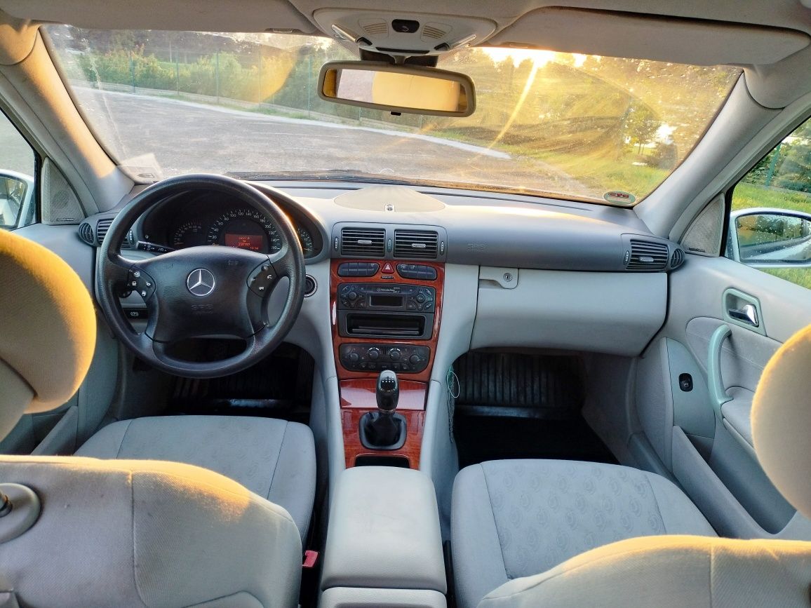 Mercedes C, 1.8 benzyna, 6 biegów, klima nabita i sprawna, elek fotele