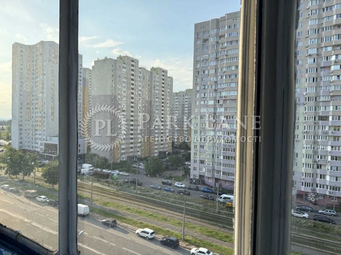 продаж квартири 3 кім 69 метрів вул. Милославська 5