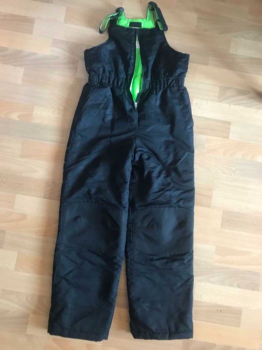 Продам брюки зимние непромокаемые на мальчика 13-14 лет