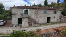 Moradia T3 para restauro em Silvares, Lousada