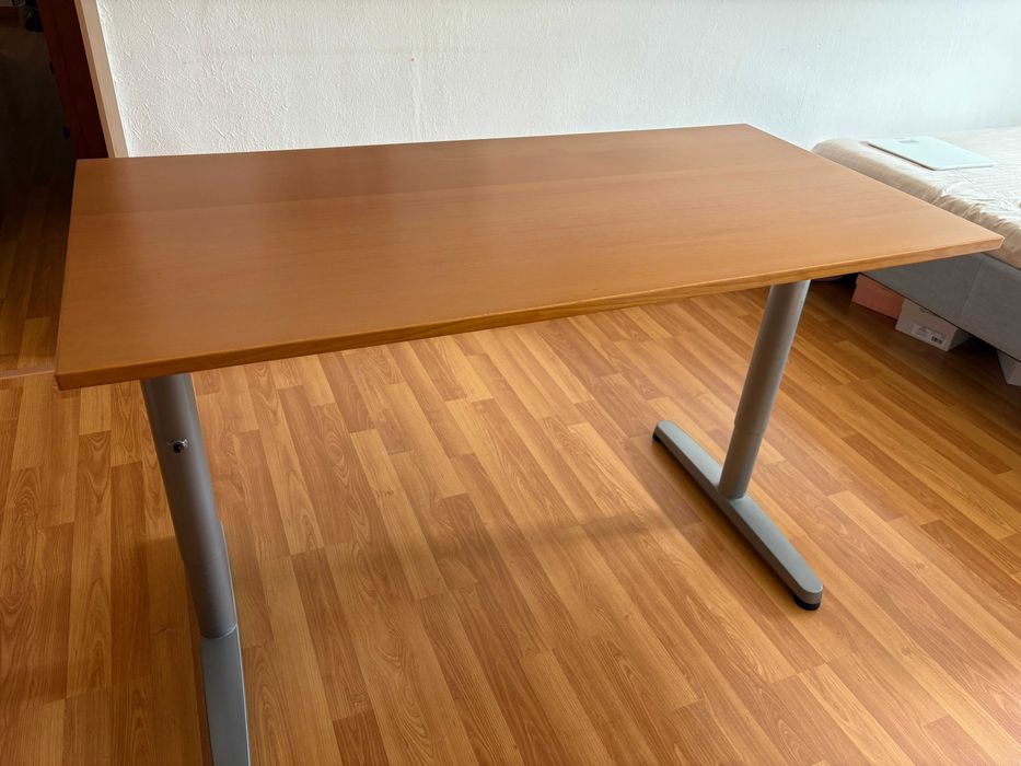 Secretária de escritório como nova