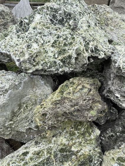 WAPIEŃ ZIELONY - GREEN SPAGHETTI Kamień do Akwarium Terrarium