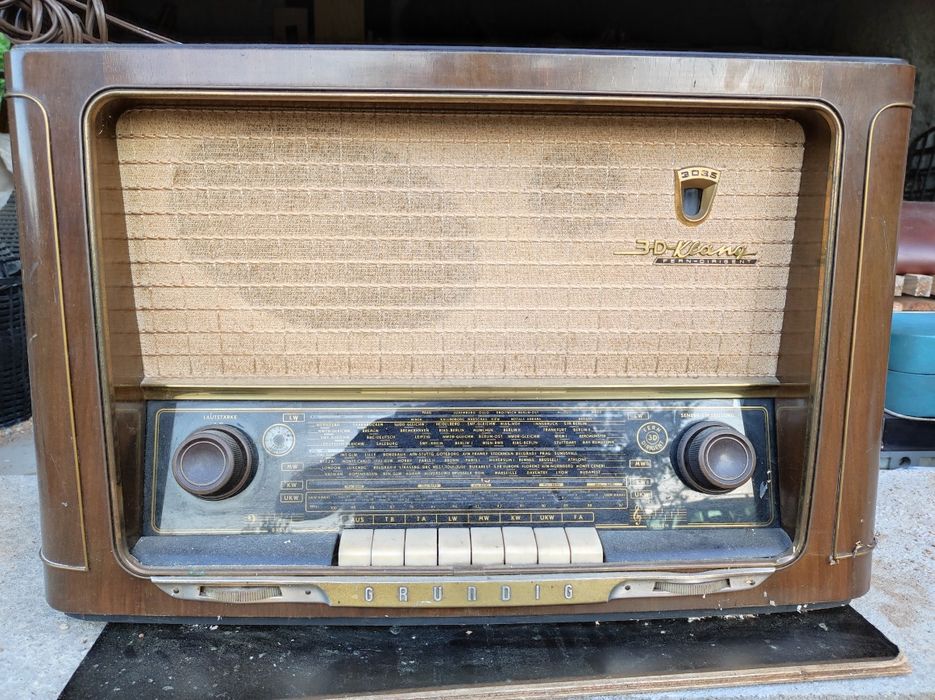 Stare radia i sprzęt grający lata 60