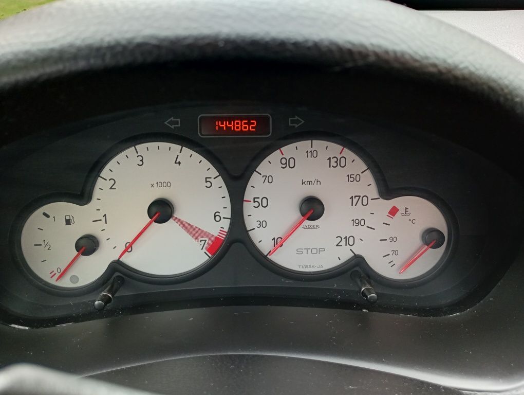 Peugeot 206 CC 1.6 b w dobrym stanie
