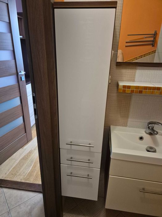 Meble lazienkowe plus lustro