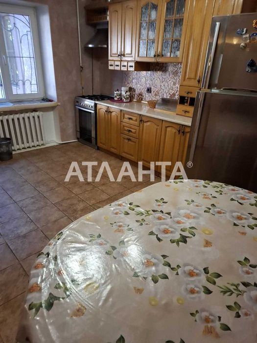 Дом в одном из  самых удобных районов города – на Слободке.