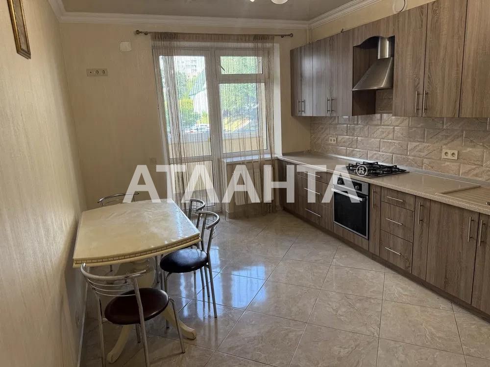 Продаж 3-кім. квартири з ремонтом по вул. Плуговій.