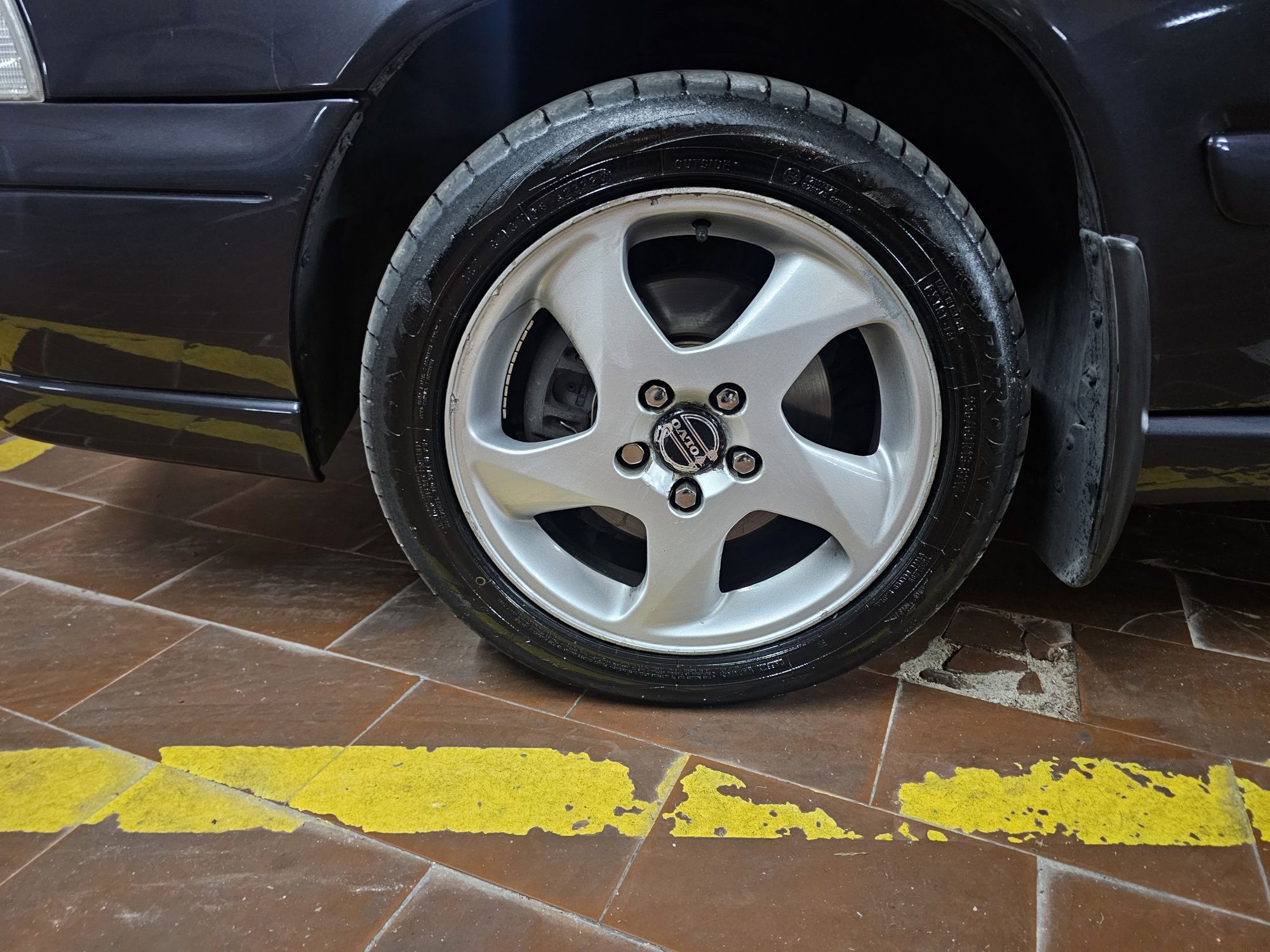Volvo S70 T5 – 240cv | Bem estimado | Pré-clássico em valorização