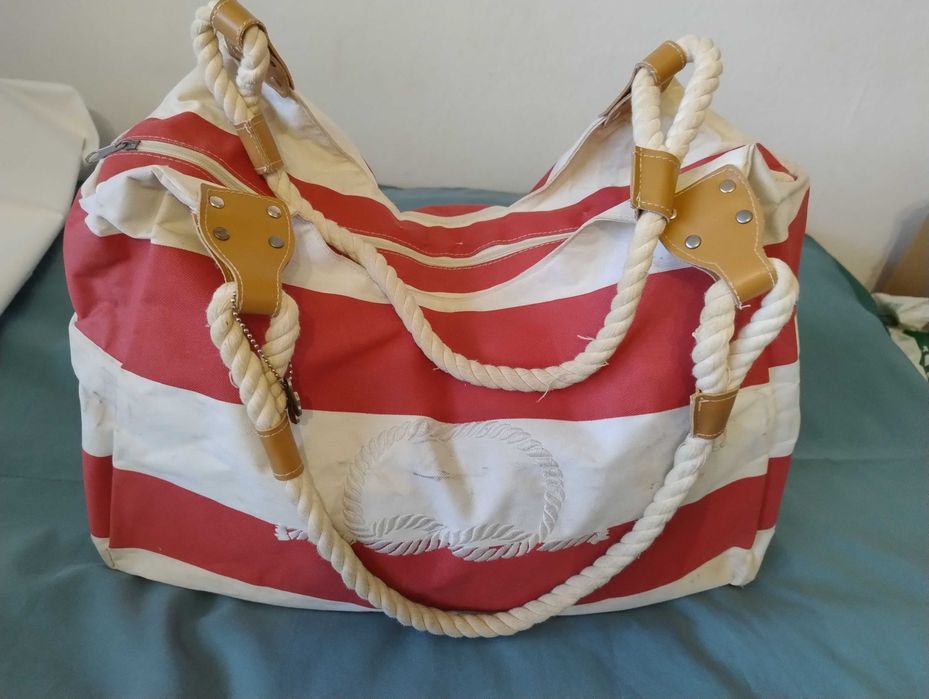 SUPER CENA Beżowa torebka Hucu Vip marki TIBIGAO 28,5x19x10 cm lekka