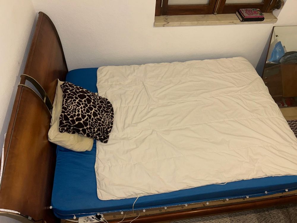 Cama colchao e criados mudos completo