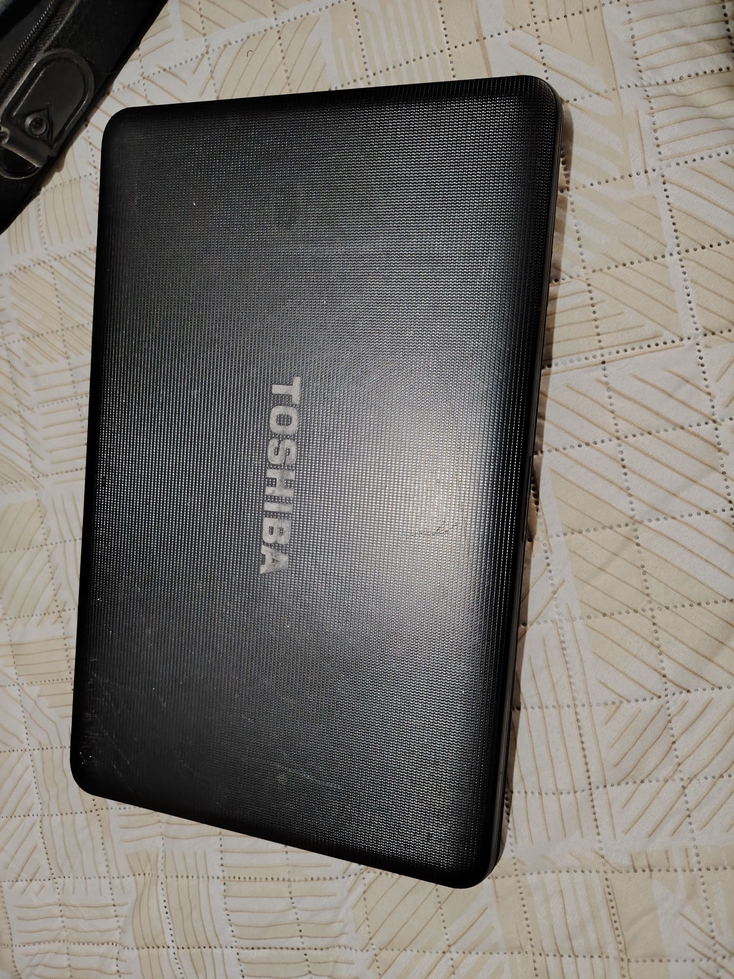 Portátil Toshiba para peças – Não liga – Completo