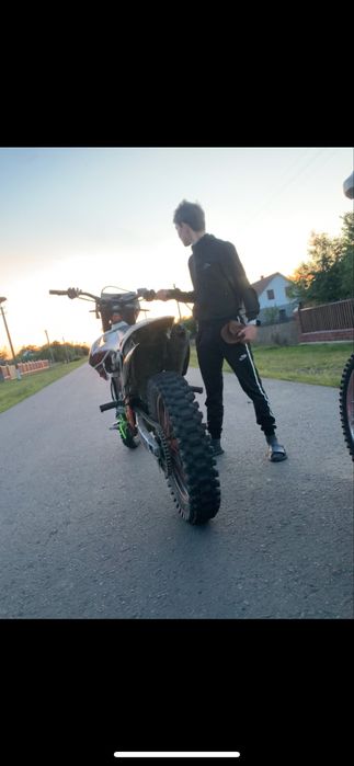 Мотоцикол GNS250